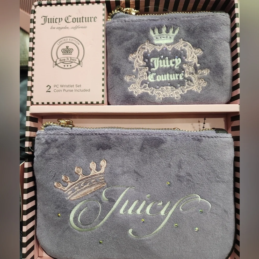 💜🔹️Juicy Couture 🔹️Dusty Violet Heritage” Velour Wristlet Gift Set